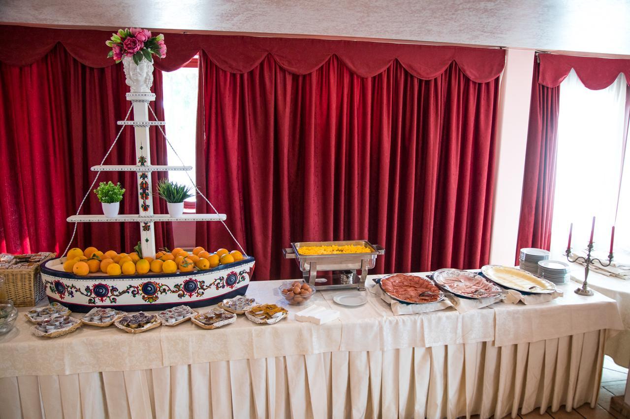 Assinos Palace Hotel Джардини-Наксос Экстерьер фото